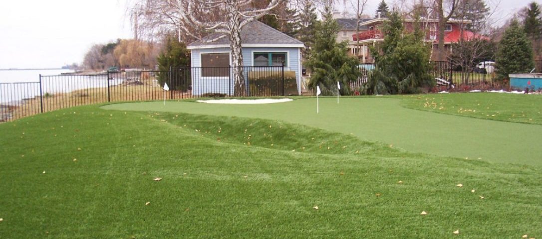 Greenside Grass bunkers adds a level of difficulty